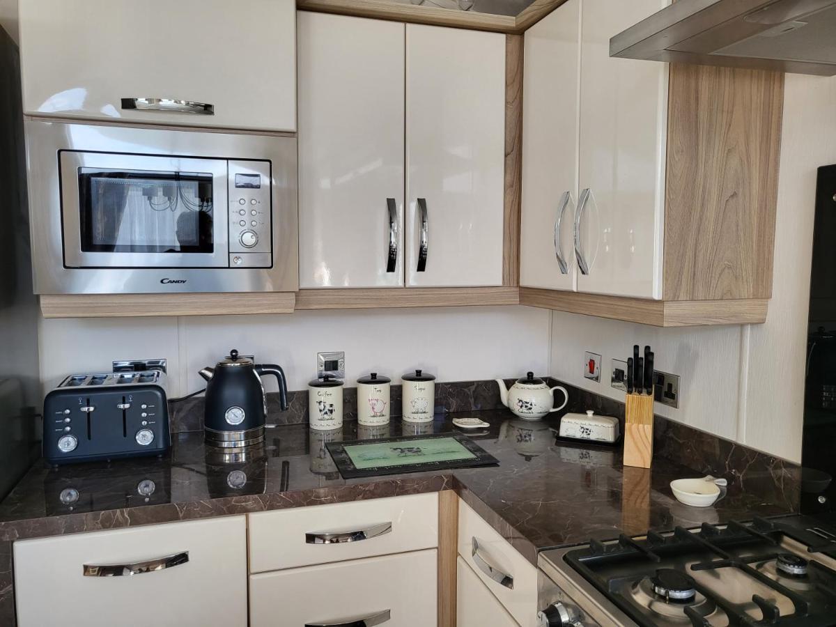 Idyllic Lakeview Lodge 치체스터 외부 사진
